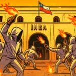 Violenta jornada en el INBA: 15 estudiantes detenidos ayer martes por lanzar bombas molotov a Carabineros; tres quedaron con arresto domiciliario, mientras los otros 12 fueron liberados bajo apercibimiento