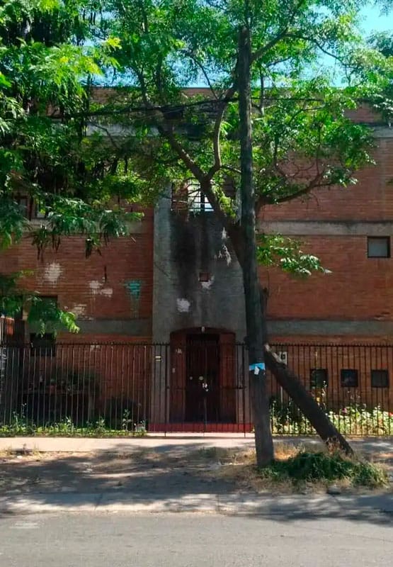 Entrada casa tomada por Maria Benavides